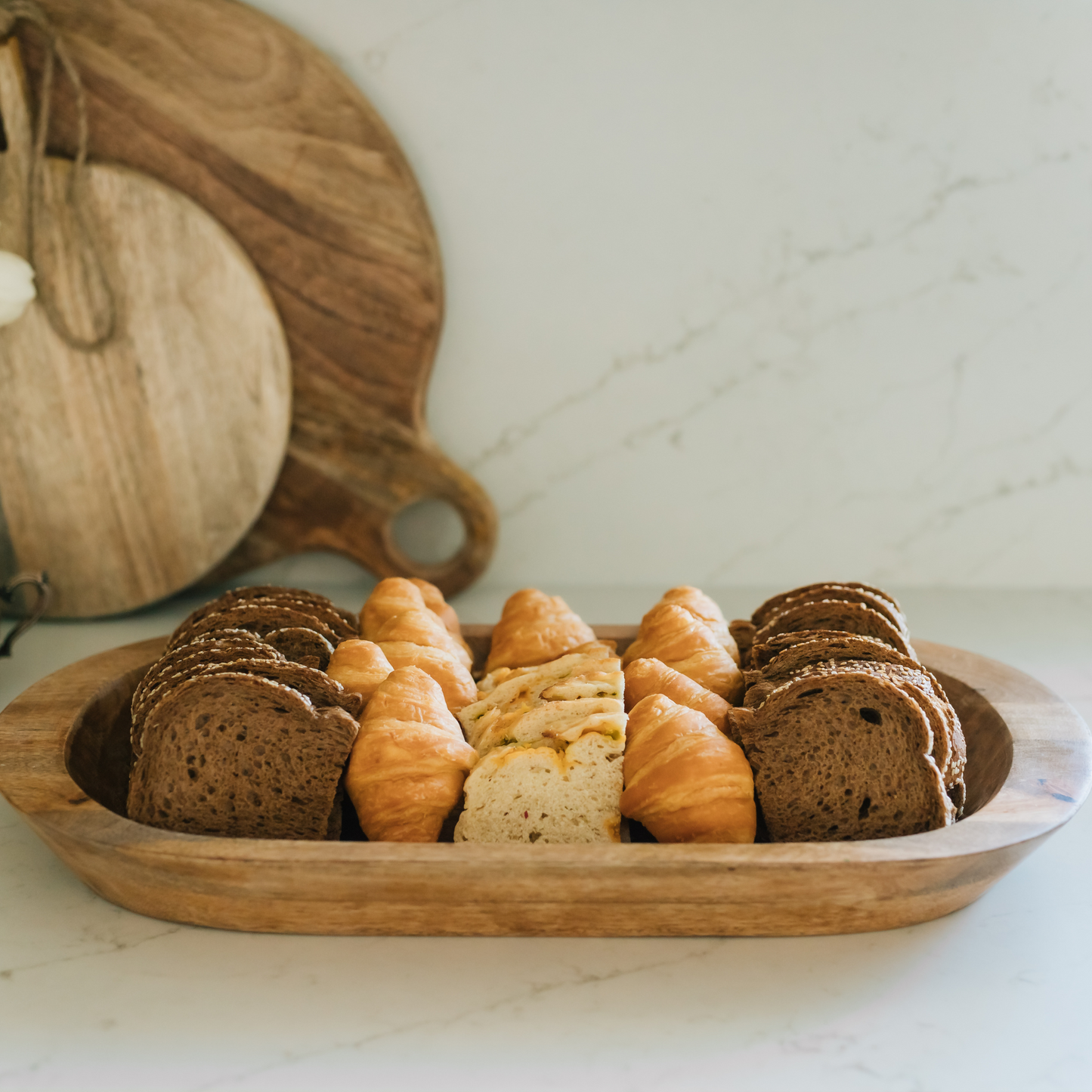 Weekend Hosting Bowl 22x12