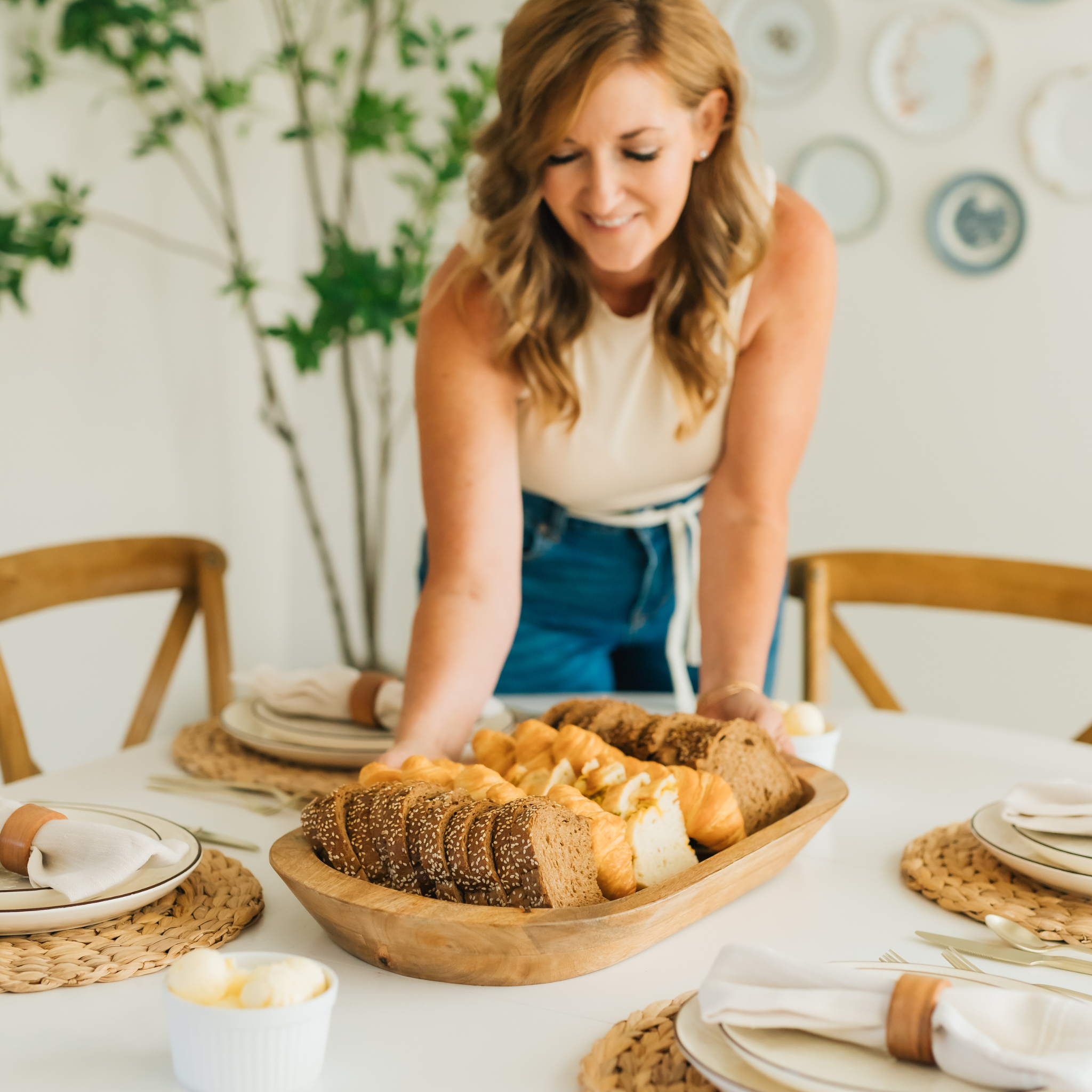 Weekend Hosting Bowl 22x12